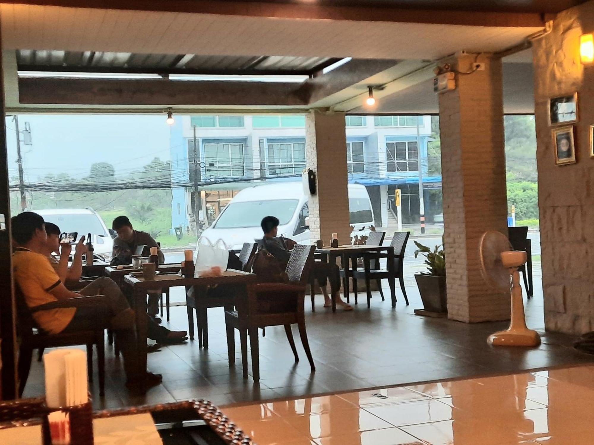 Purimas Resortel Rawai Екстериор снимка